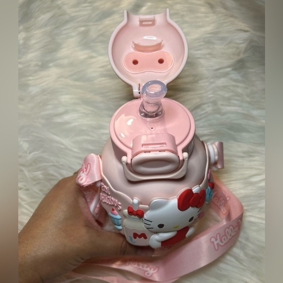 New Hello Kitty Water Bottle Holds 24oz - Picture 6 of 6